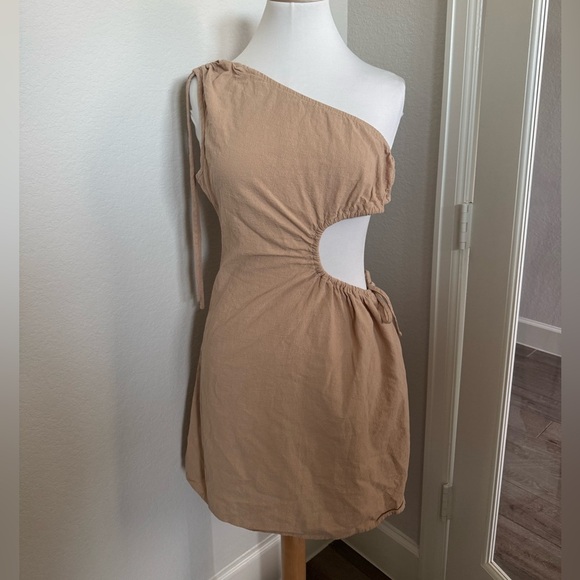 One-Shoulder mini Tan Dress - Picture 1 of 4